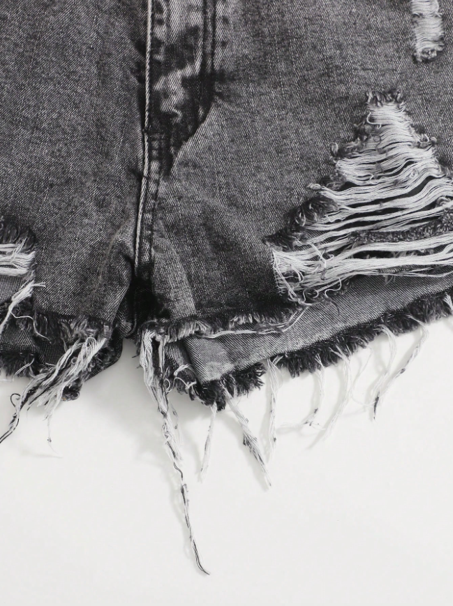 Pantalón Corto Rasgado
